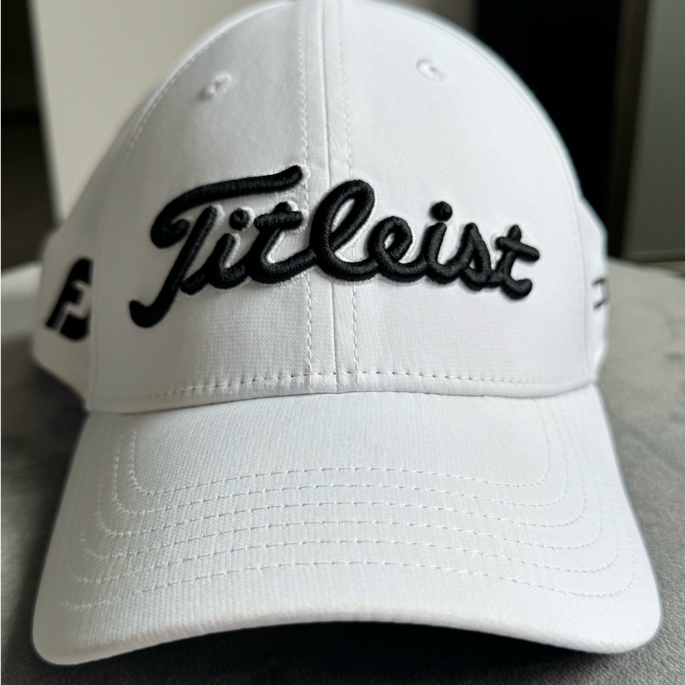 Titleist Golf hat, youth.
